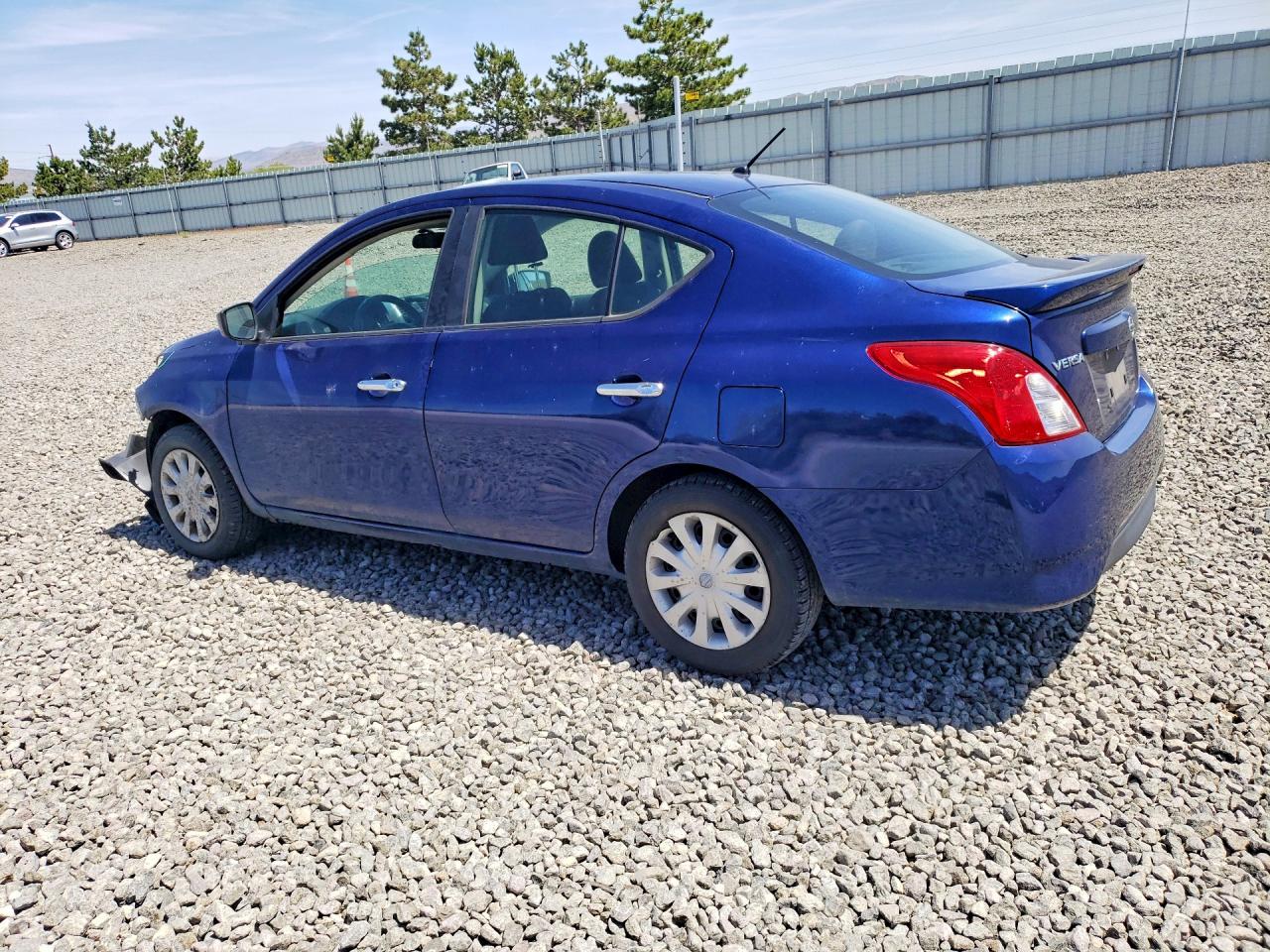 2018 NISSAN VERSA SV photo 2