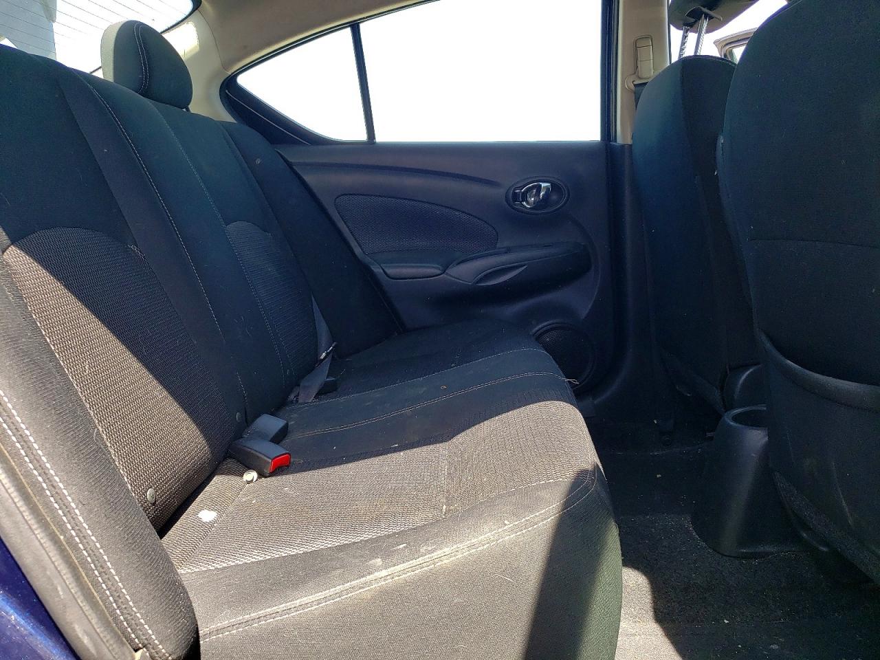2018 NISSAN VERSA SV photo 10