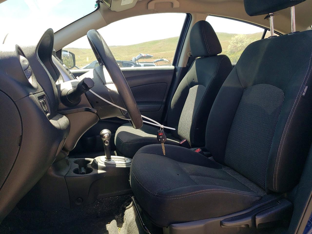 2018 NISSAN VERSA SV photo 7