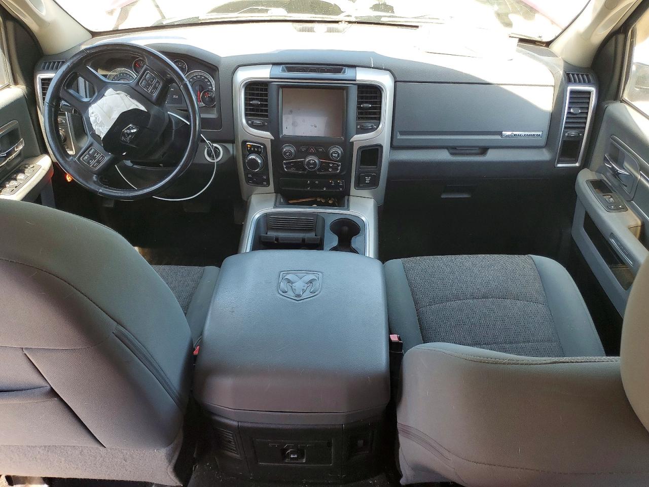 2016 RAM 1500 SLT photo 15