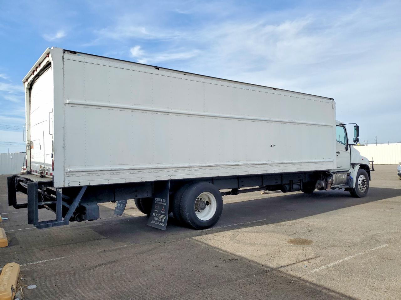 2016 HINO 258/268 BOX TRUCK photo 10
