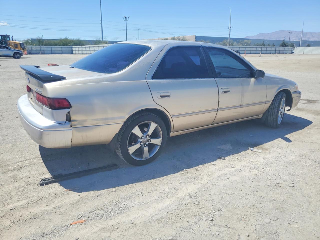 1999 TOYOTA CAMRY LE V6 photo 3