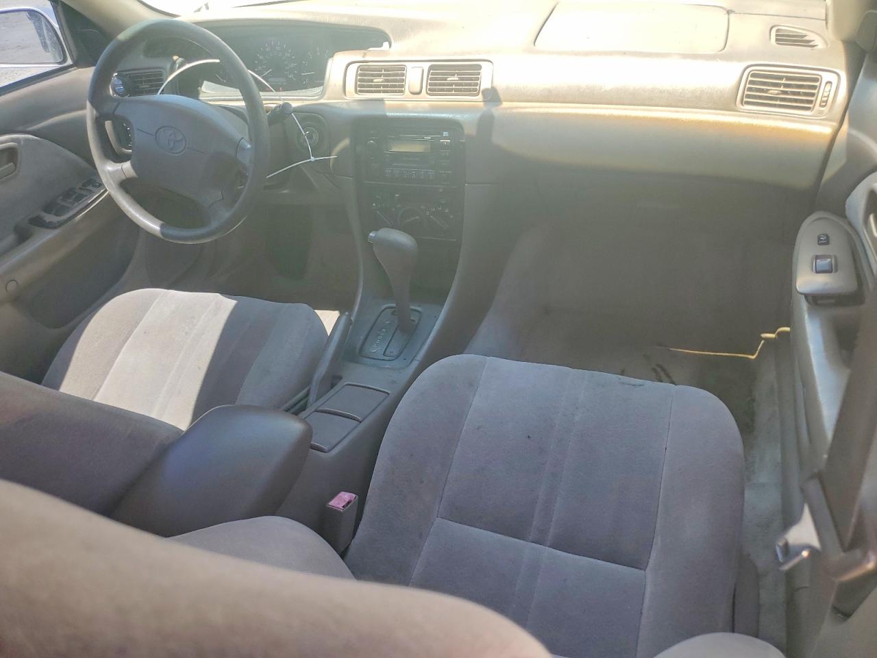 1999 TOYOTA CAMRY LE V6 photo 8