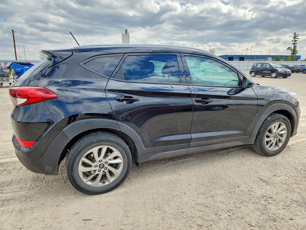 2016 HYUNDAI TUCSON SE photo 3