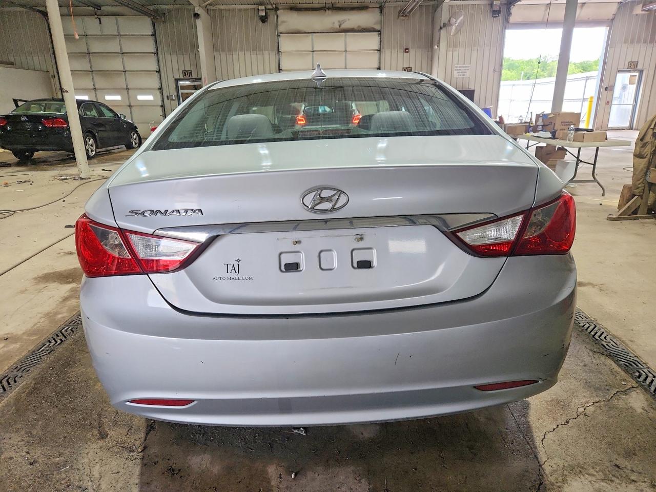 2012 HYUNDAI SONATA GLS photo 11