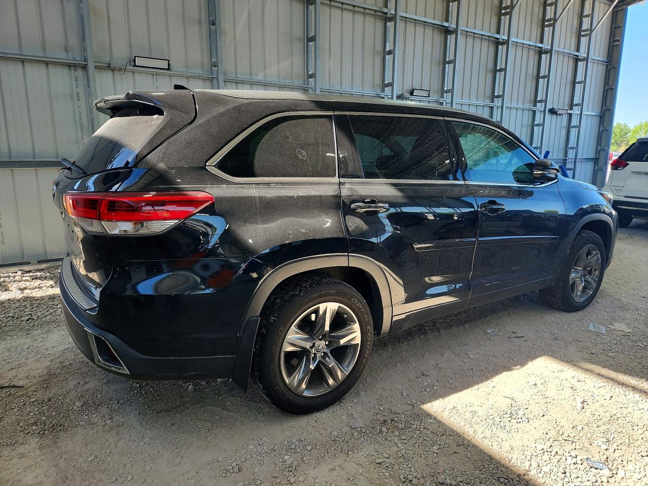 2018 TOYOTA HIGHLANDER LIMITED PLATINUM photo 7