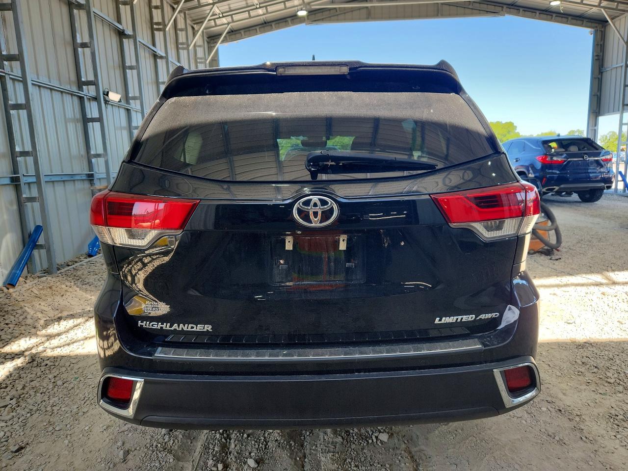 2018 TOYOTA HIGHLANDER LIMITED PLATINUM photo 16