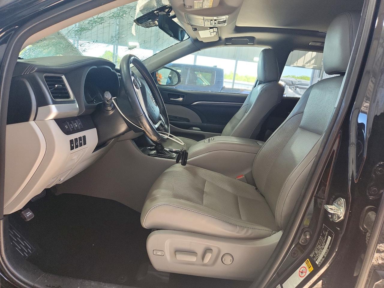 2018 TOYOTA HIGHLANDER LIMITED PLATINUM photo 19