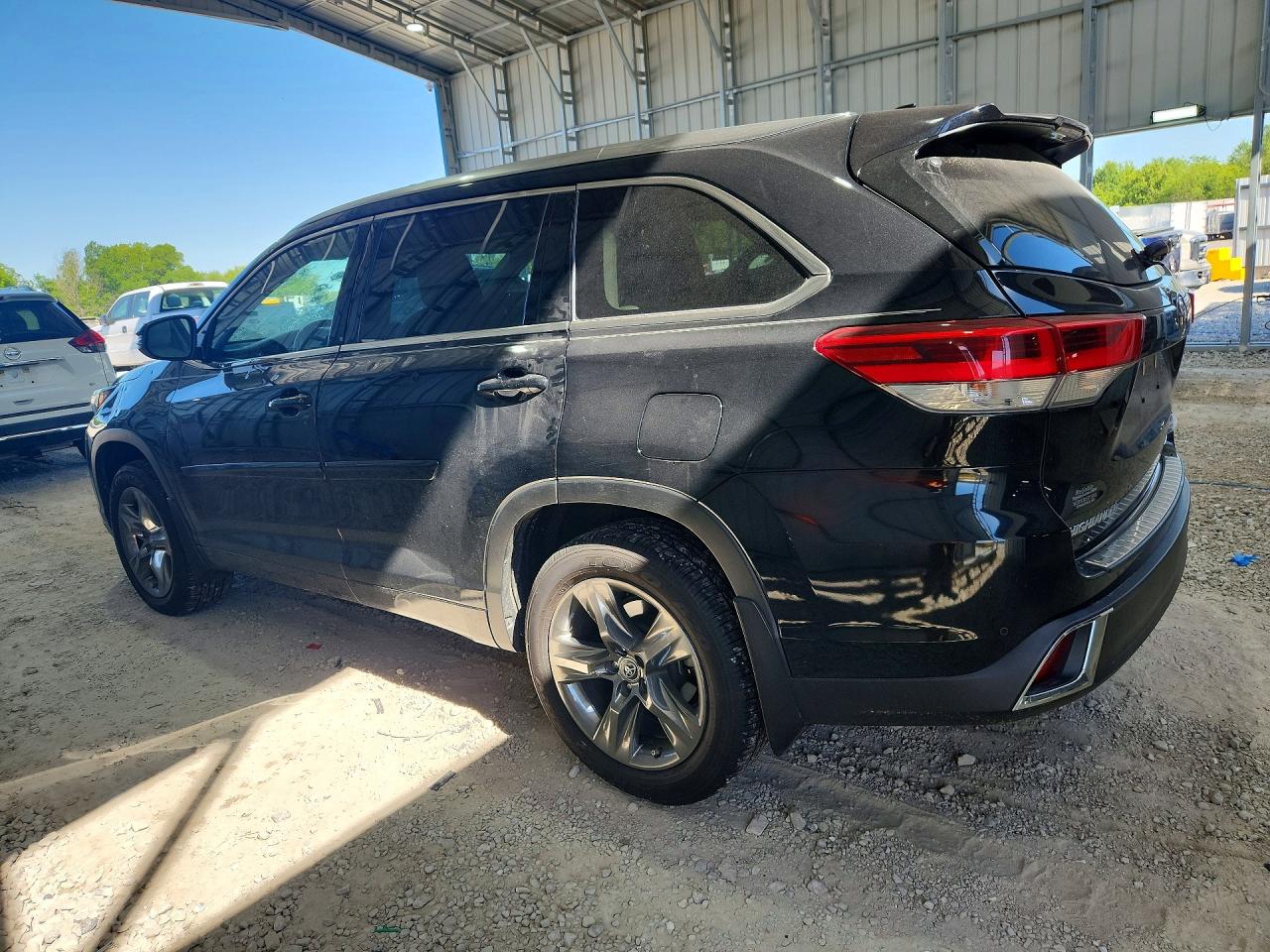 2018 TOYOTA HIGHLANDER LIMITED PLATINUM photo 4
