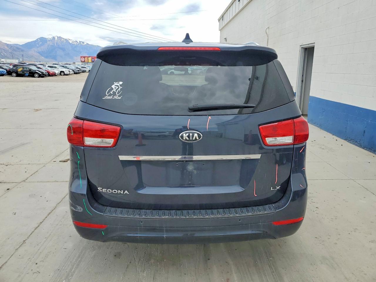 2017 KIA SEDONA LX photo 16