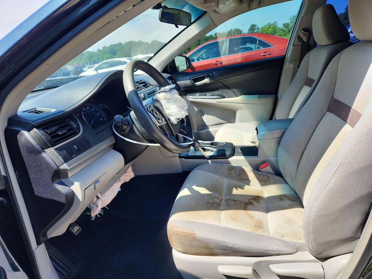 2014 TOYOTA CAMRY LE photo 13