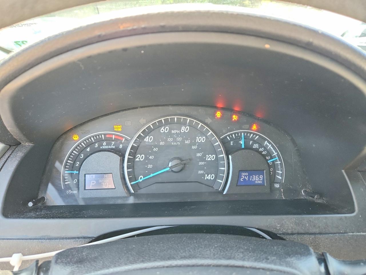 2014 TOYOTA CAMRY LE photo 17