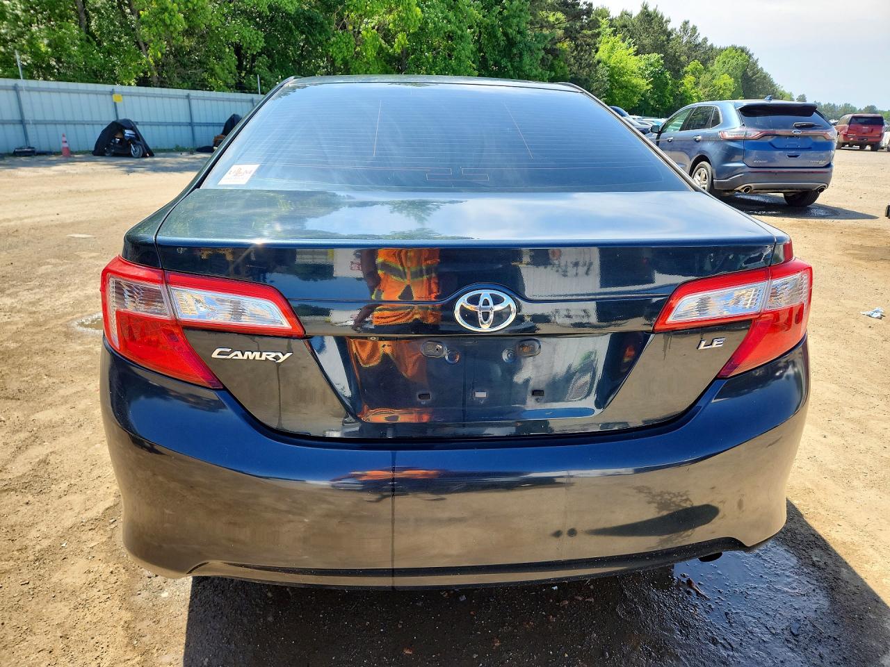 2014 TOYOTA CAMRY LE photo 11