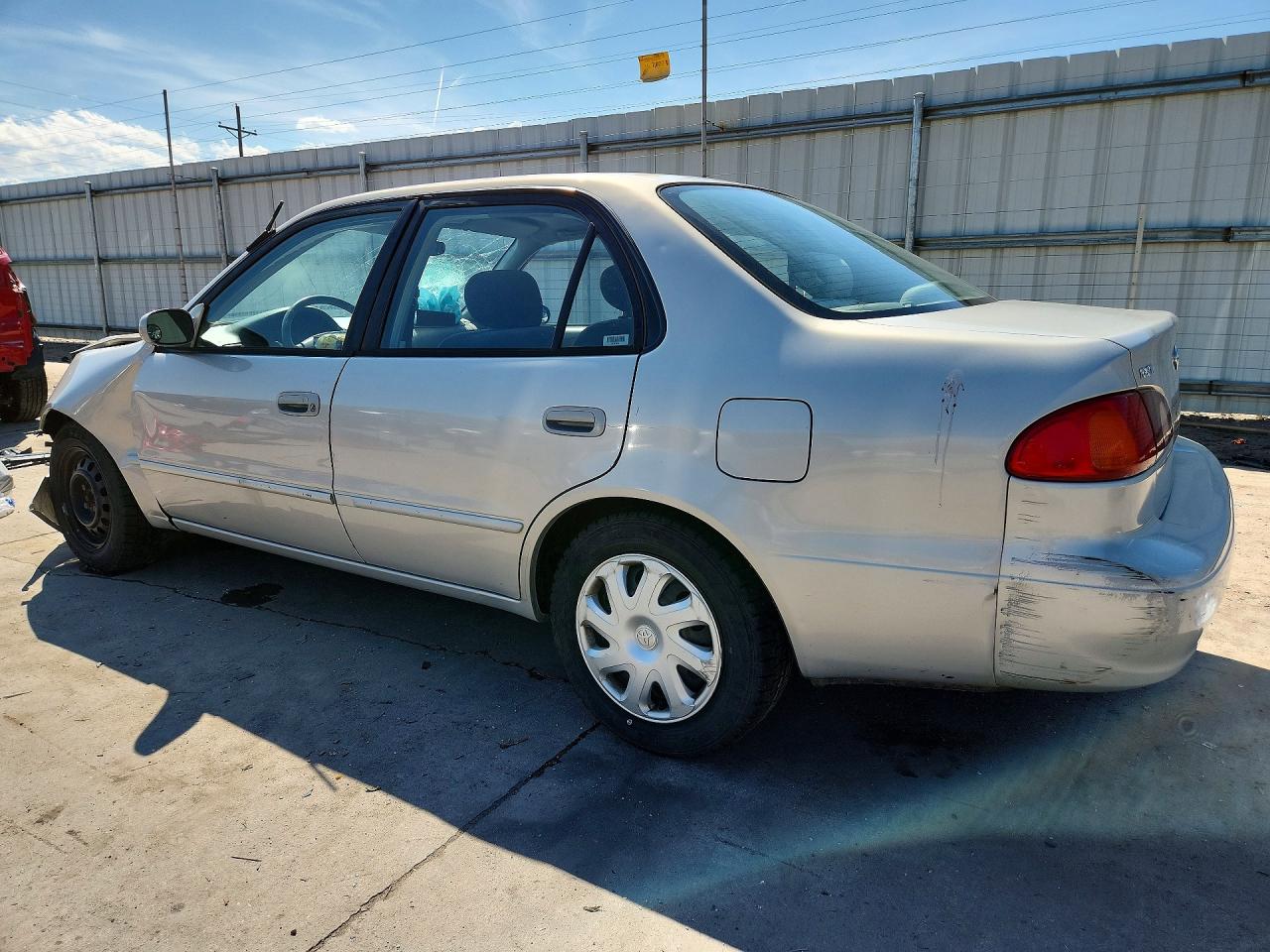 2001 TOYOTA COROLLA LE photo 3