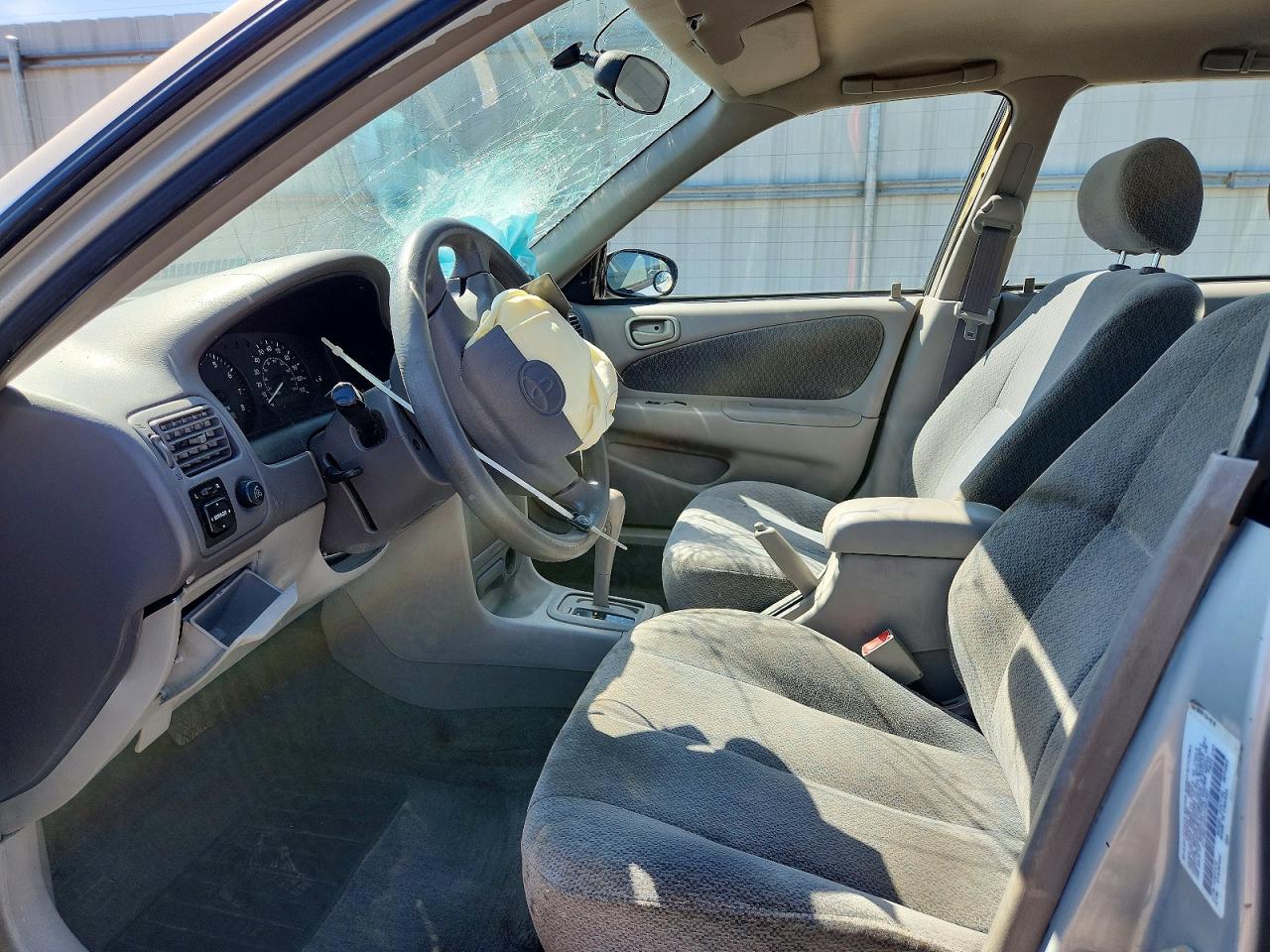 2001 TOYOTA COROLLA LE photo 13
