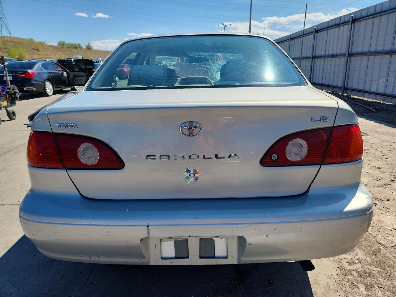 2001 TOYOTA COROLLA LE photo 11