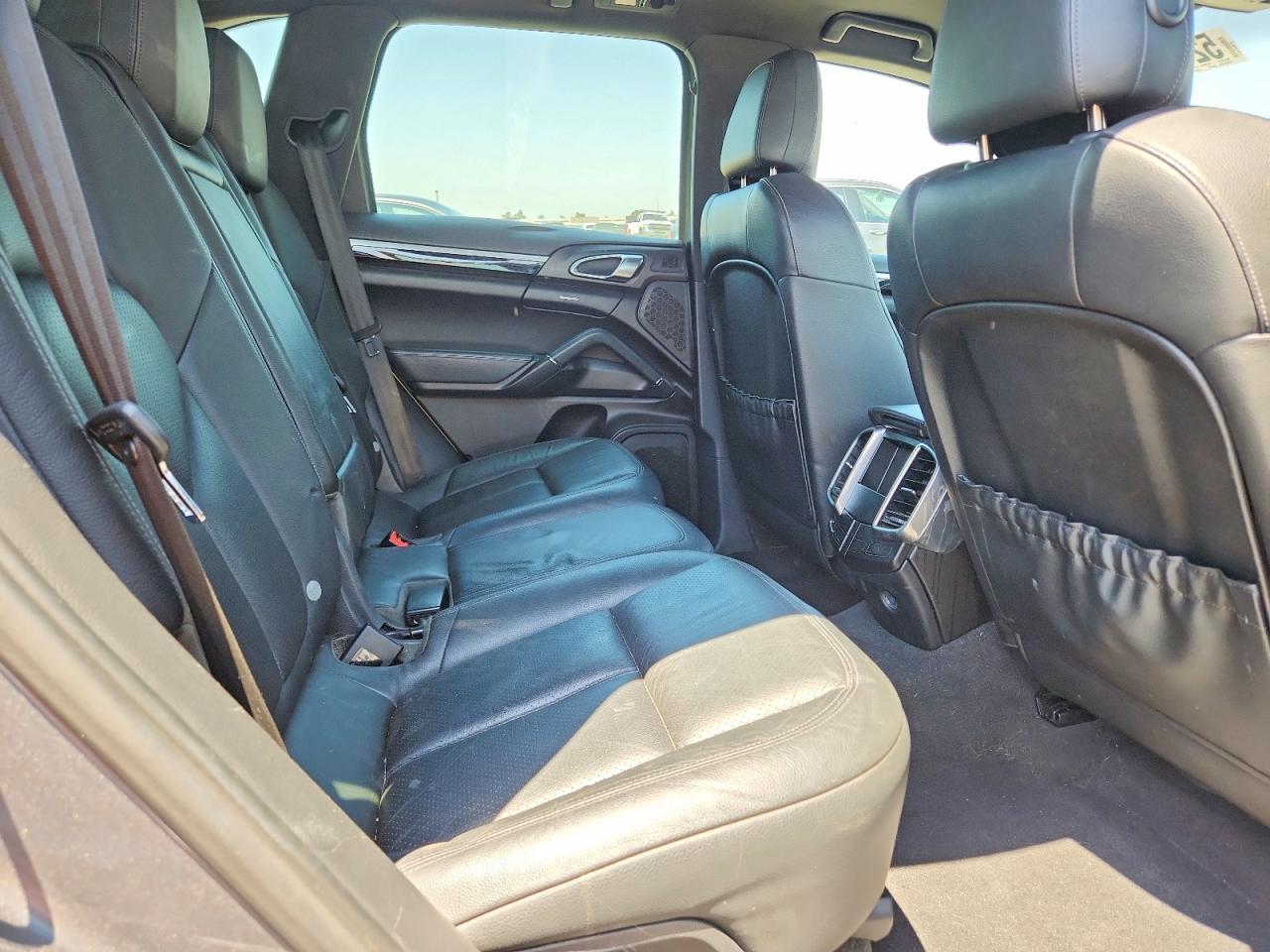 2012 PORSCHE CAYENNE photo 31