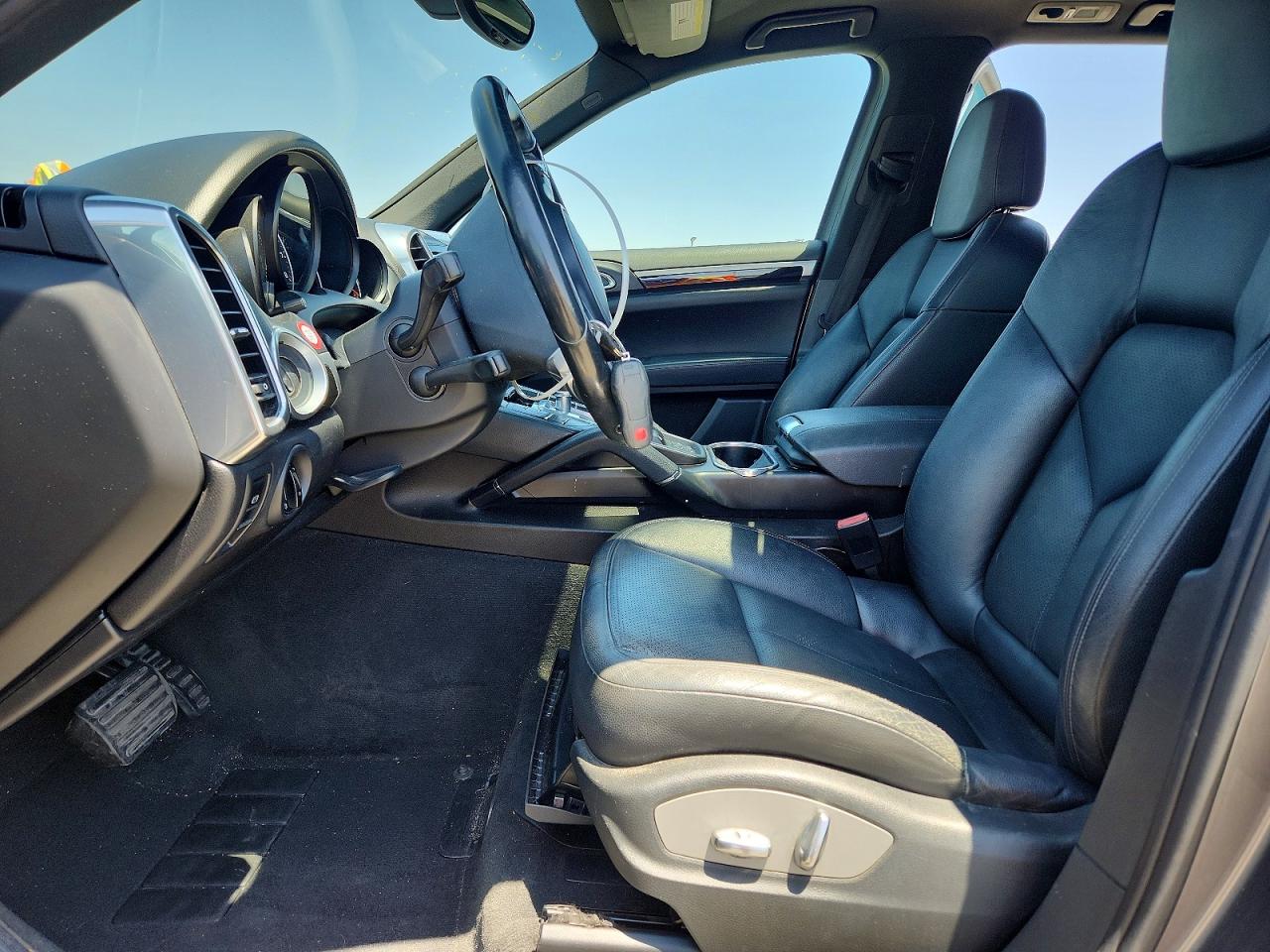 2012 PORSCHE CAYENNE photo 19