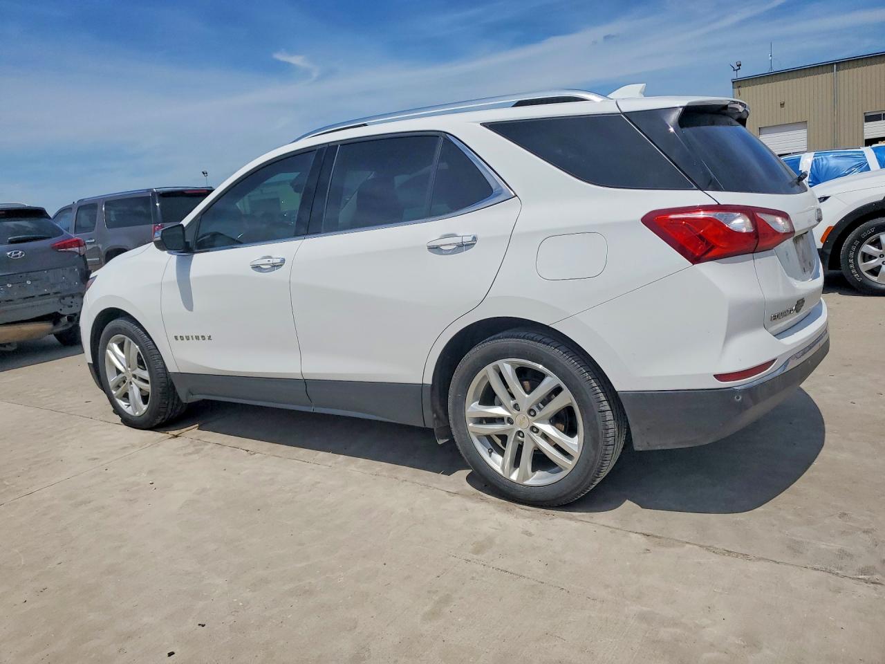 2021 CHEVROLET EQUINOX PREMIER photo 3