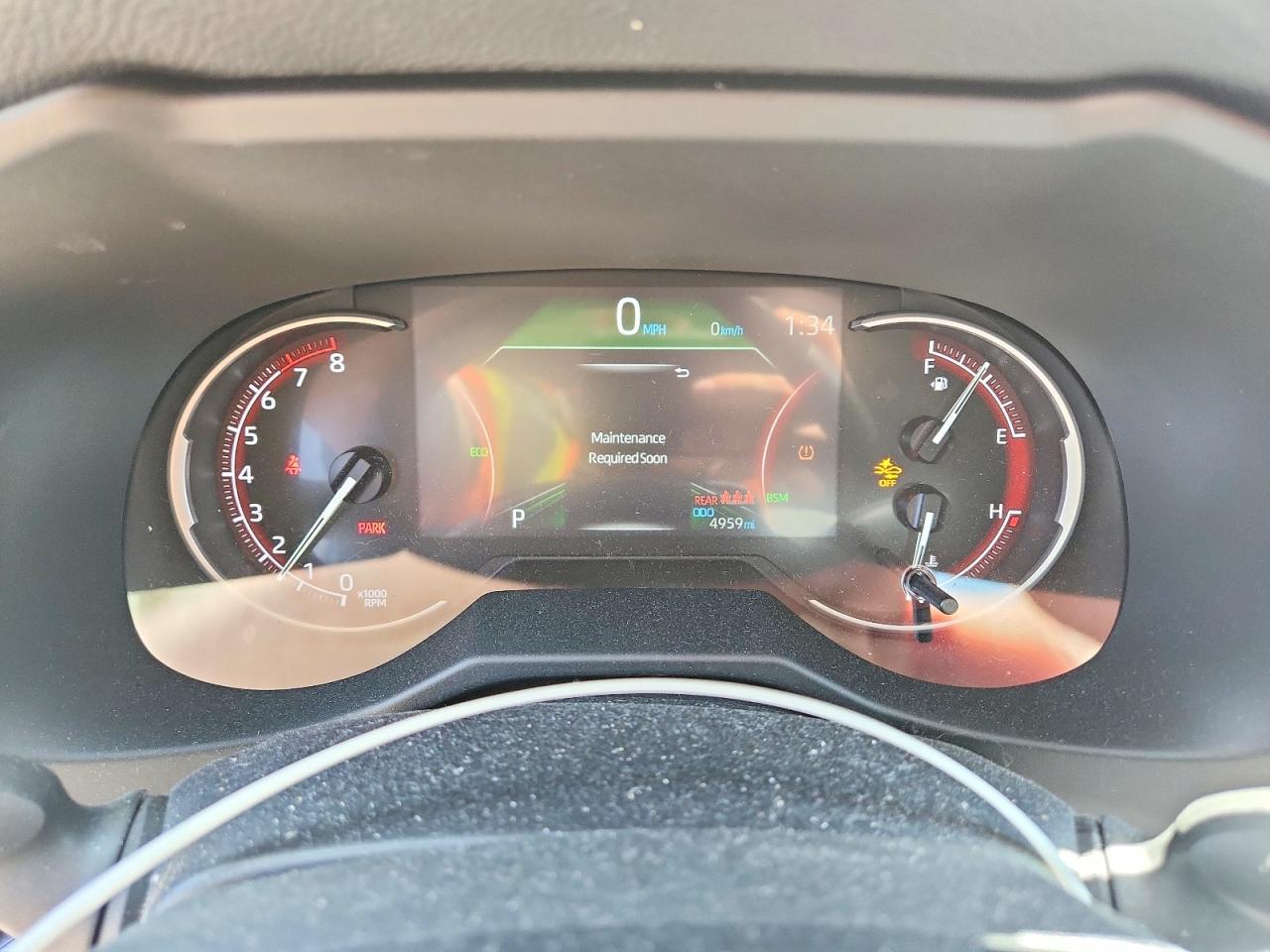 2025 TOYOTA RAV4 XLE photo 25