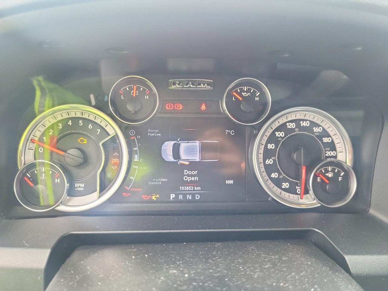 2015 RAM 1500 SLT photo 17