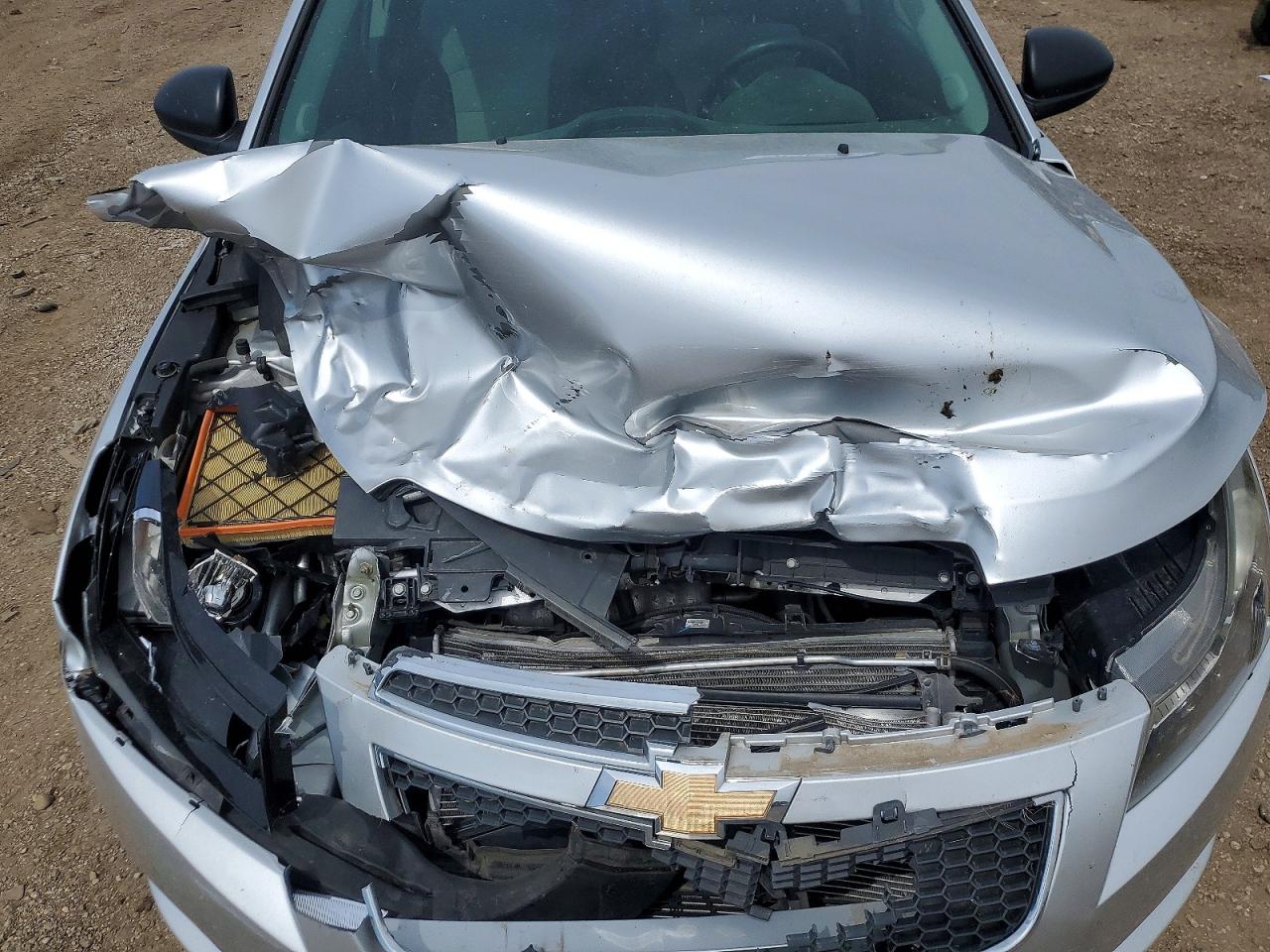 2013 CHEVROLET CRUZE LS photo 11