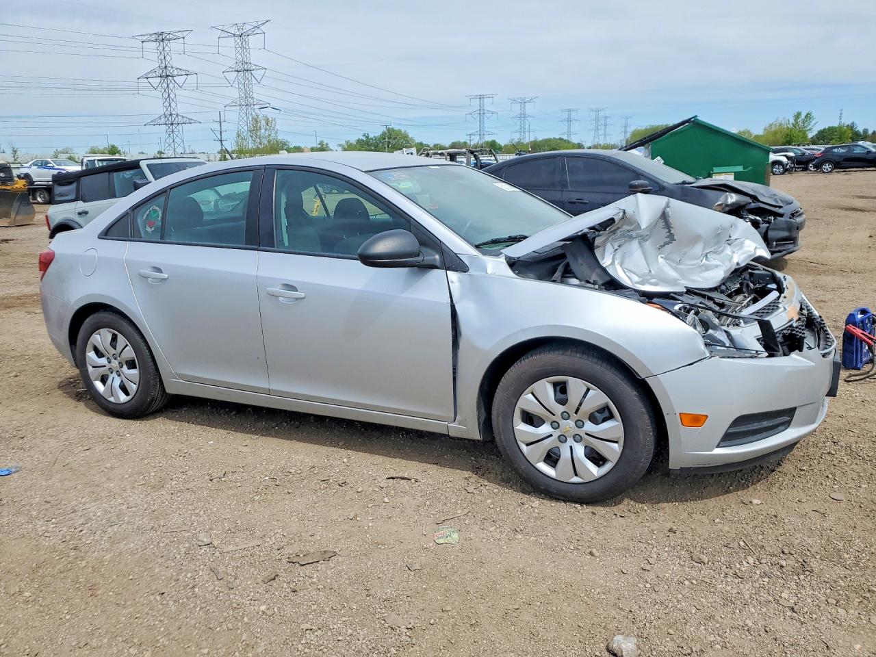 2013 CHEVROLET CRUZE LS photo 4