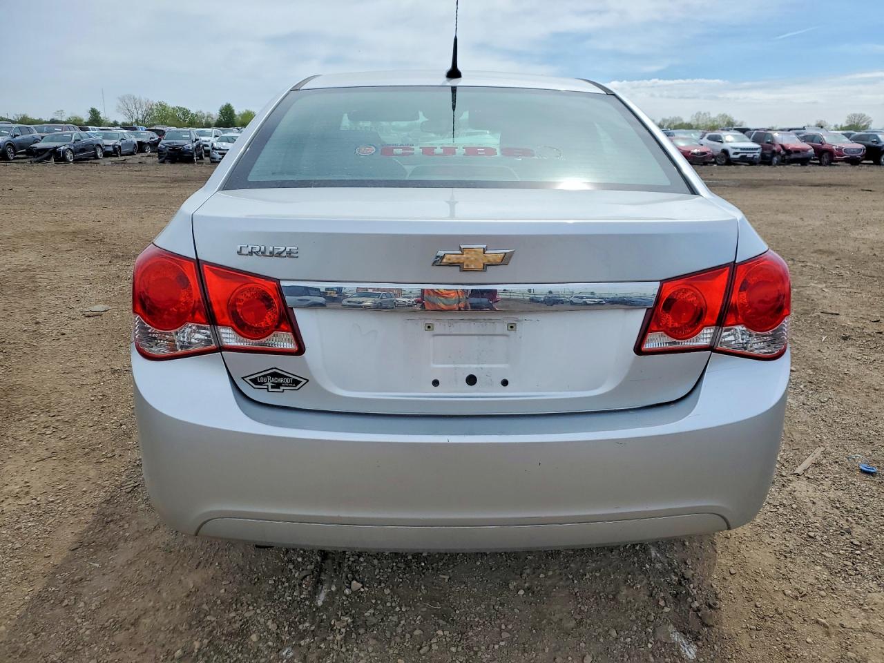 2013 CHEVROLET CRUZE LS photo 6