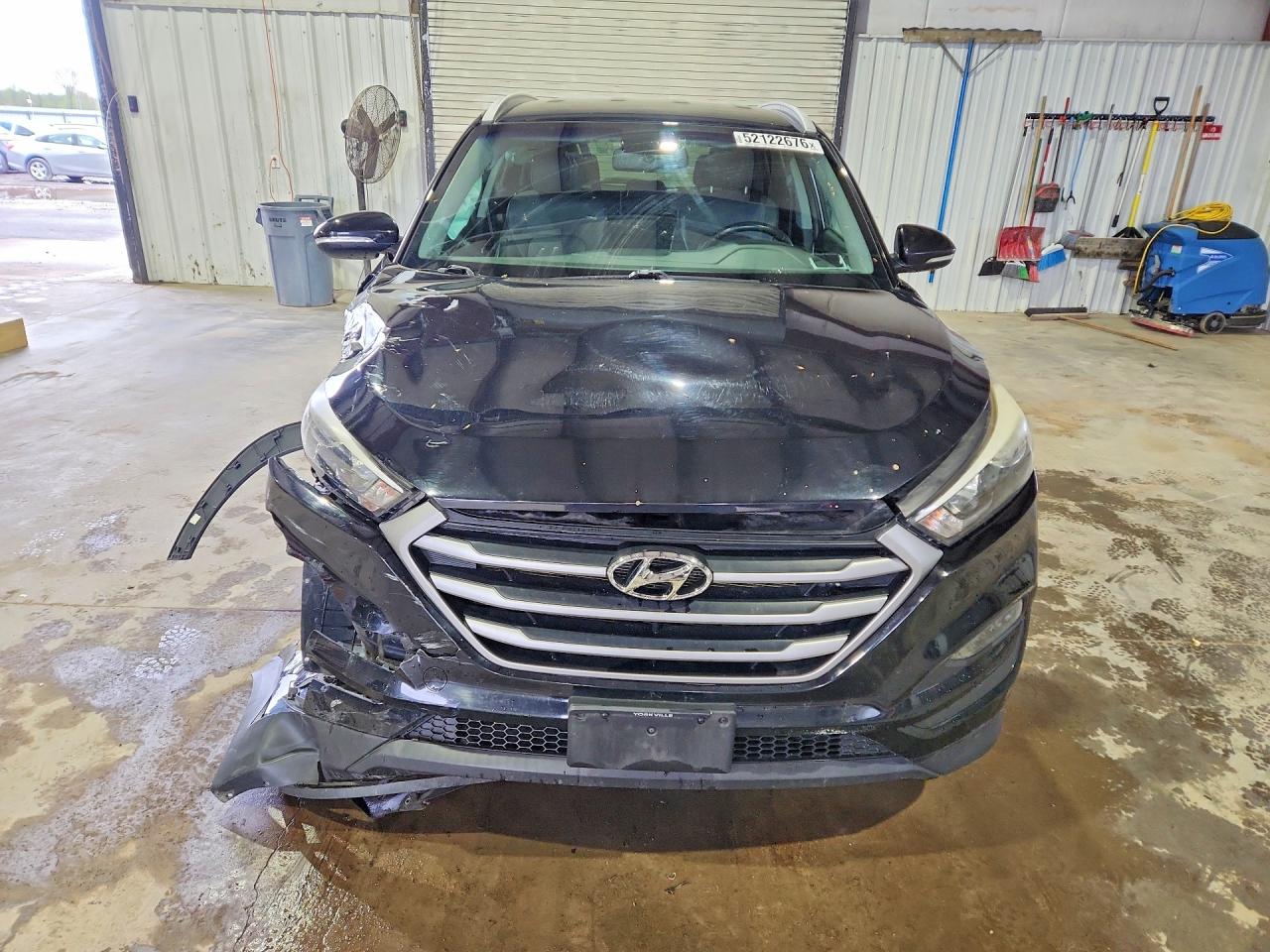2017 HYUNDAI TUCSON SE PLUS photo 9
