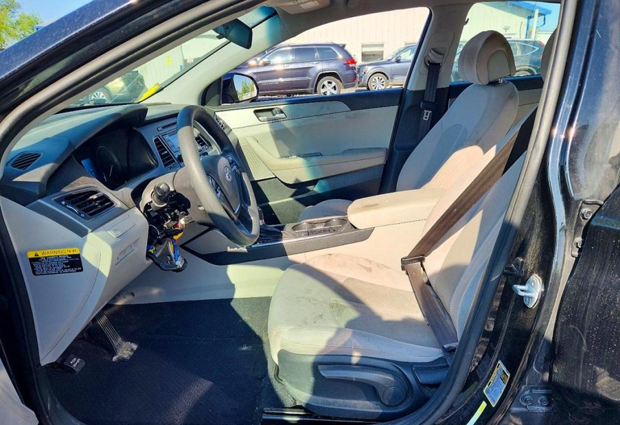 2015 HYUNDAI SONATA SE photo 13