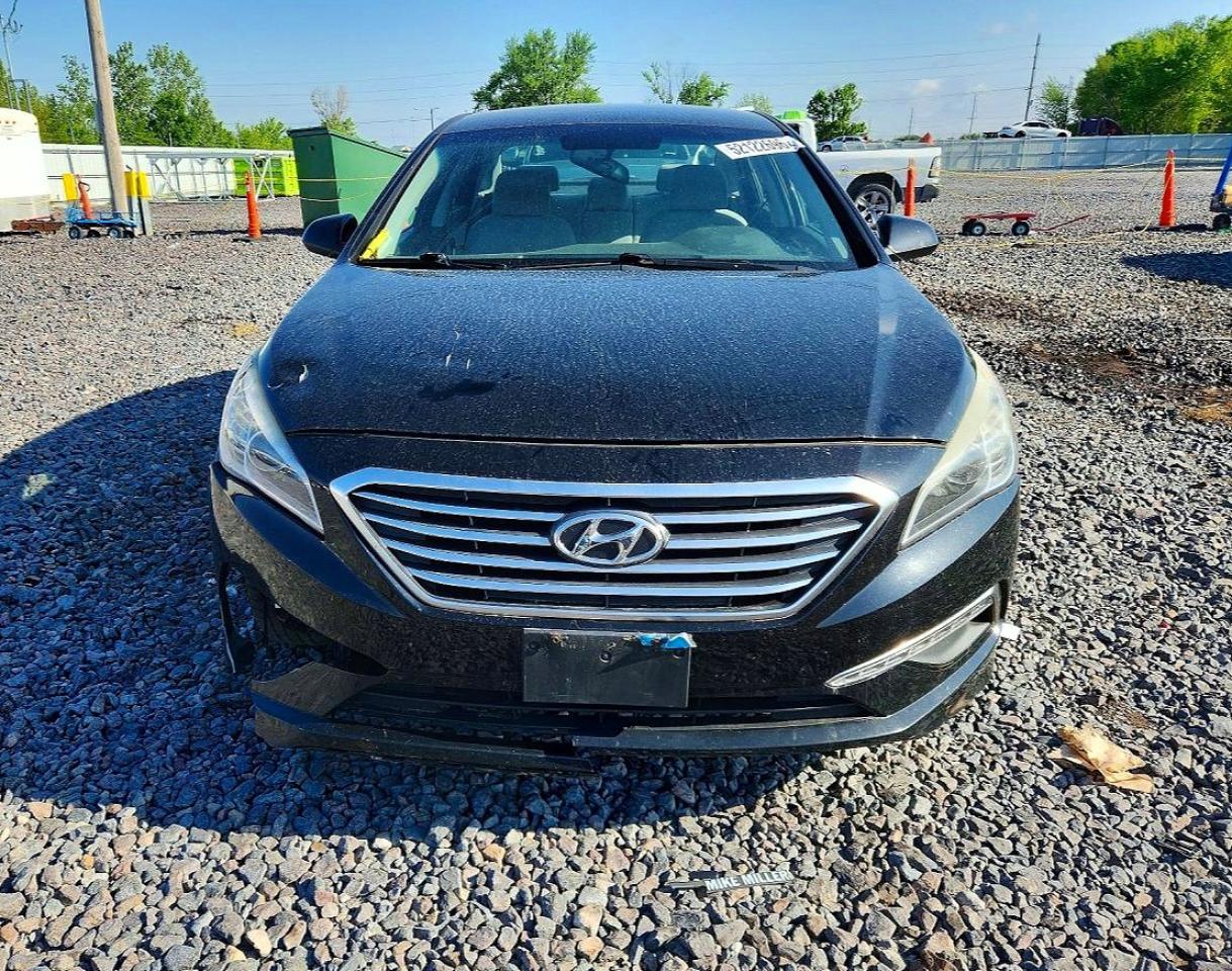 2015 HYUNDAI SONATA SE photo 9