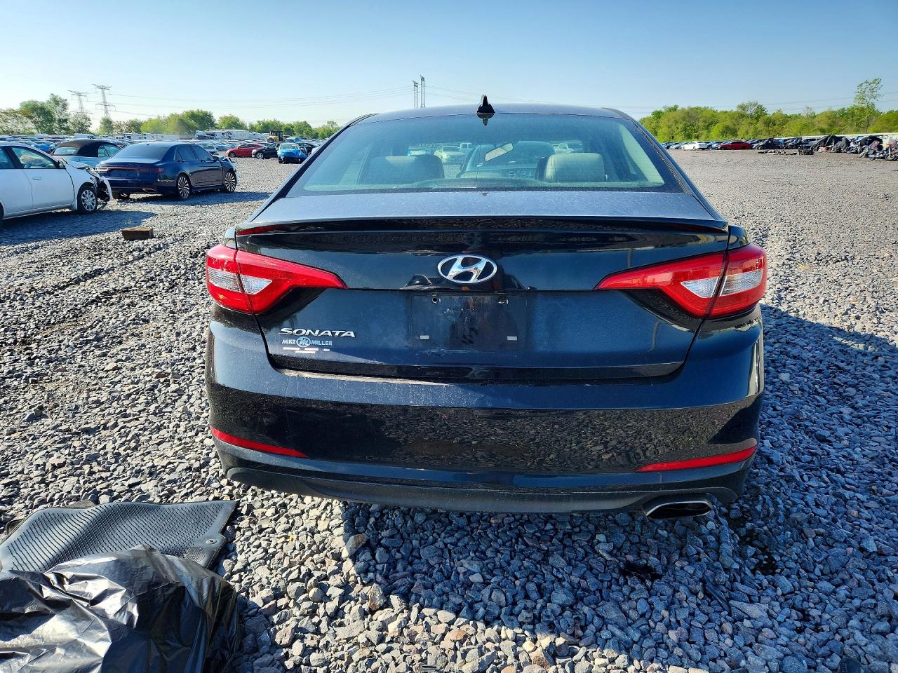 2015 HYUNDAI SONATA SE photo 11