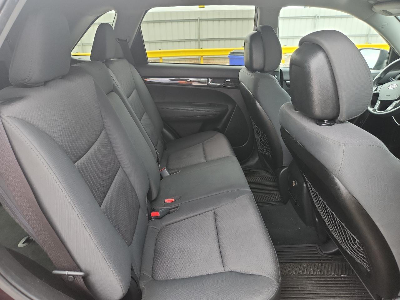 2012 KIA SORENTO LX photo 11