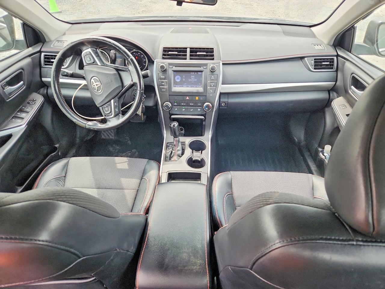 2017 TOYOTA CAMRY SE photo 22