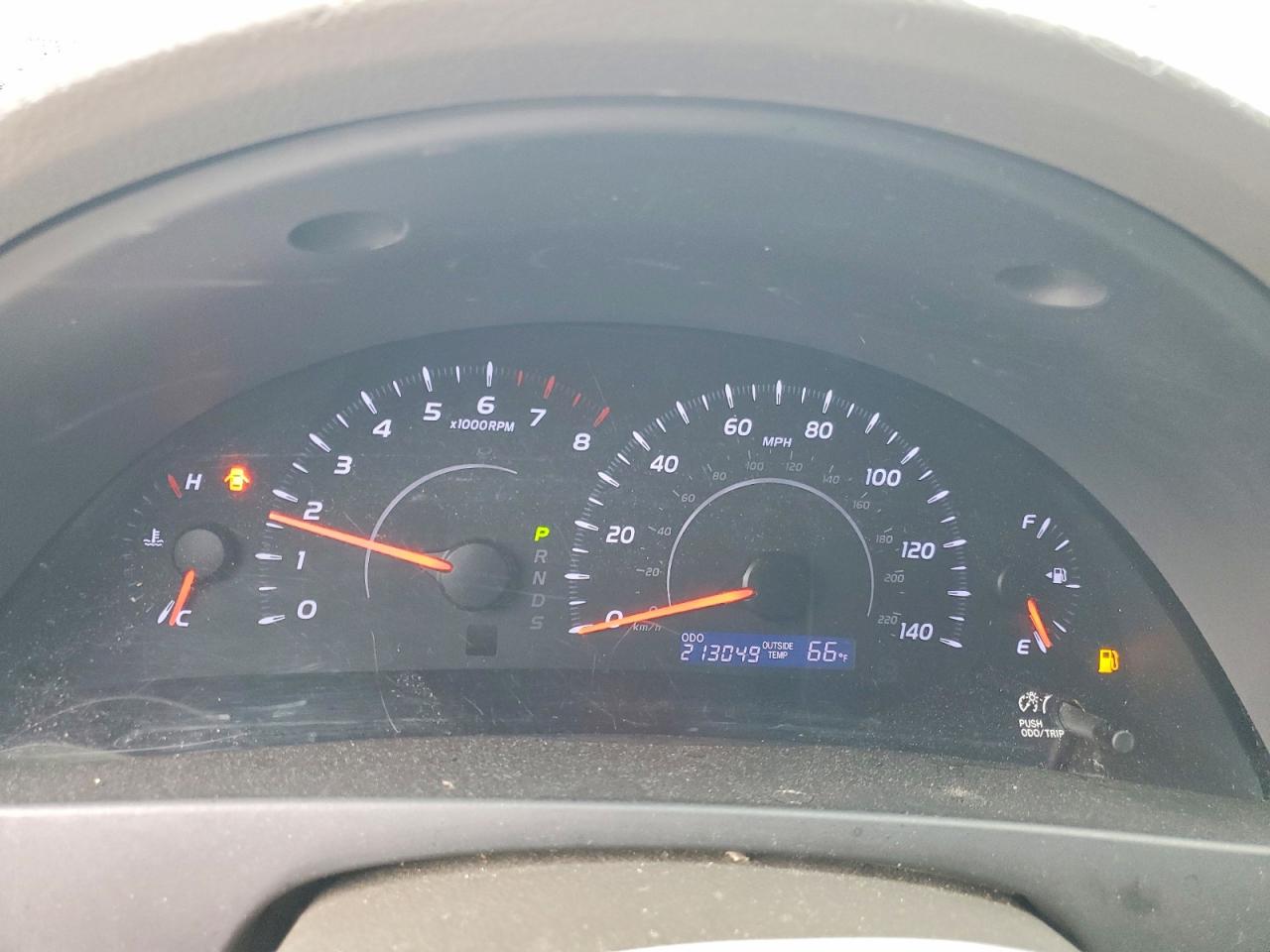 2011 TOYOTA CAMRY LE photo 9