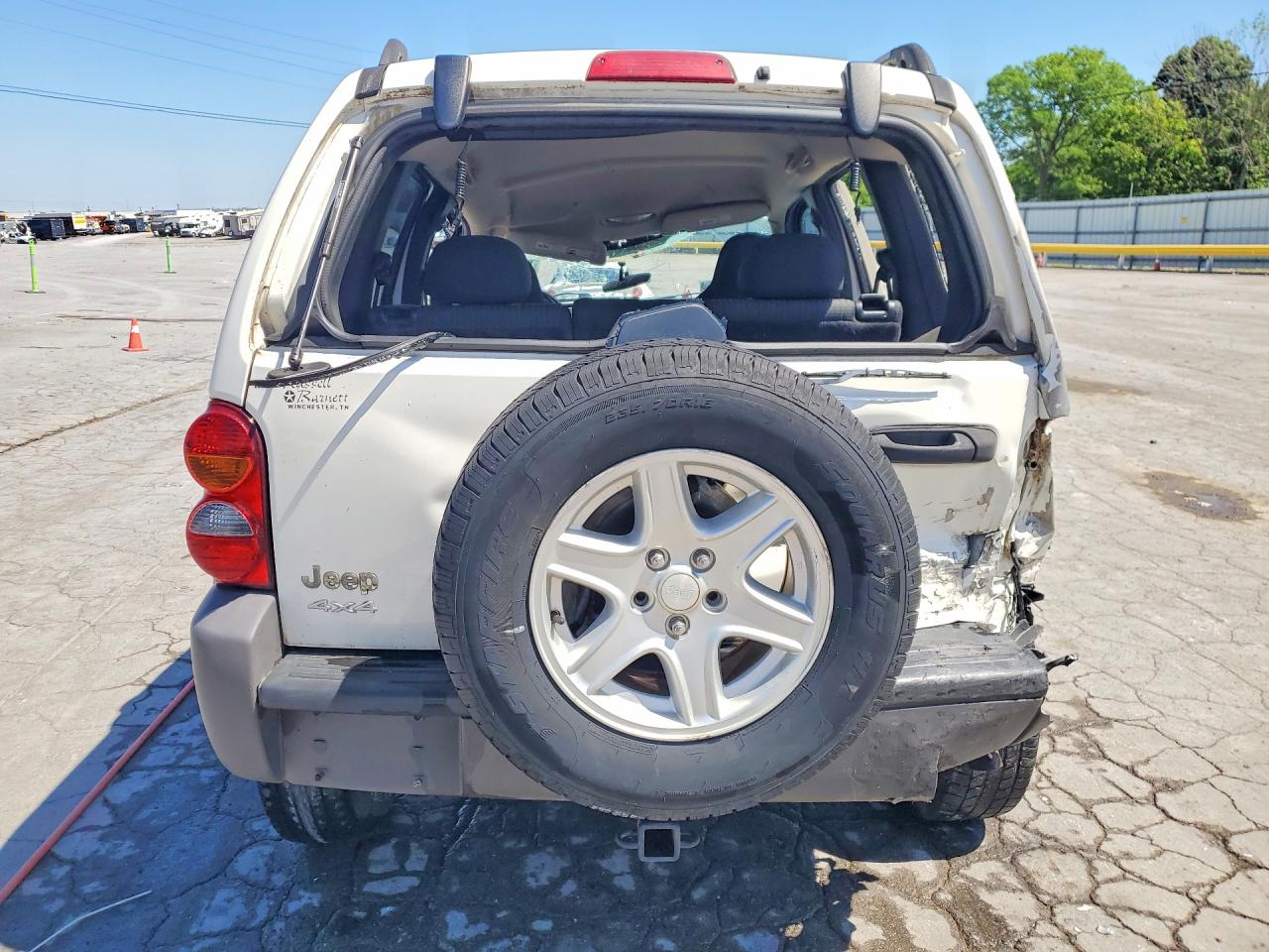 2004 JEEP LIBERTY SPORT photo 16