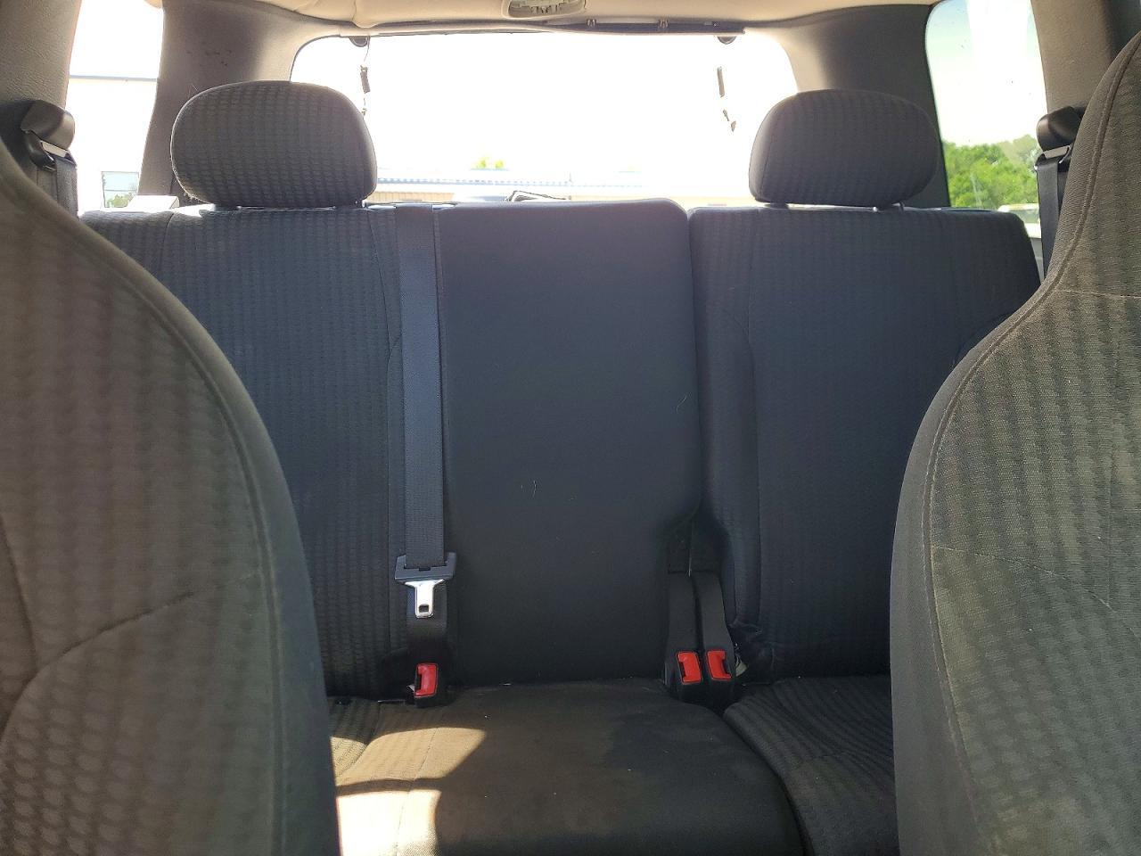 2004 JEEP LIBERTY SPORT photo 28