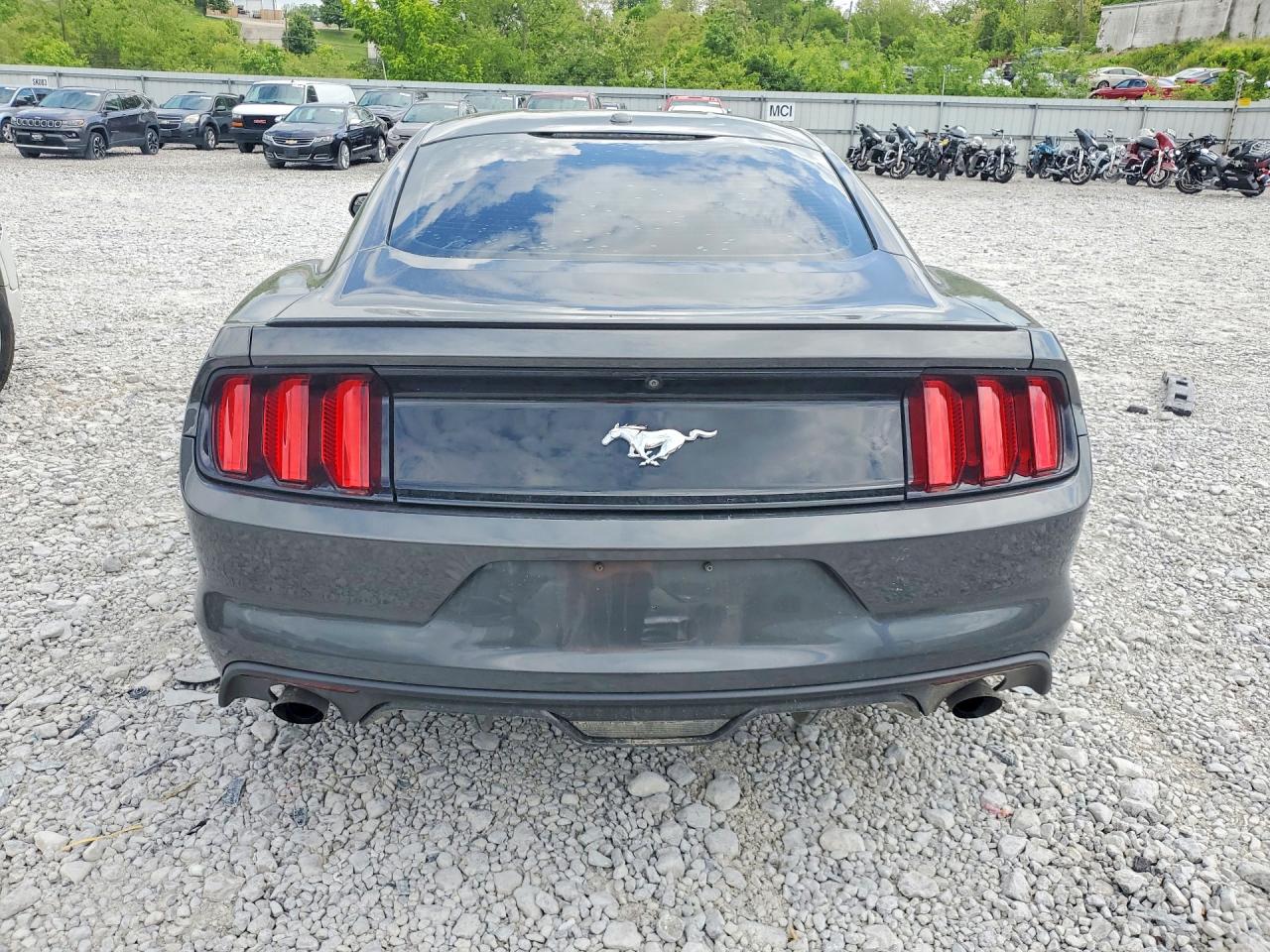 2017 FORD MUSTANG photo 16