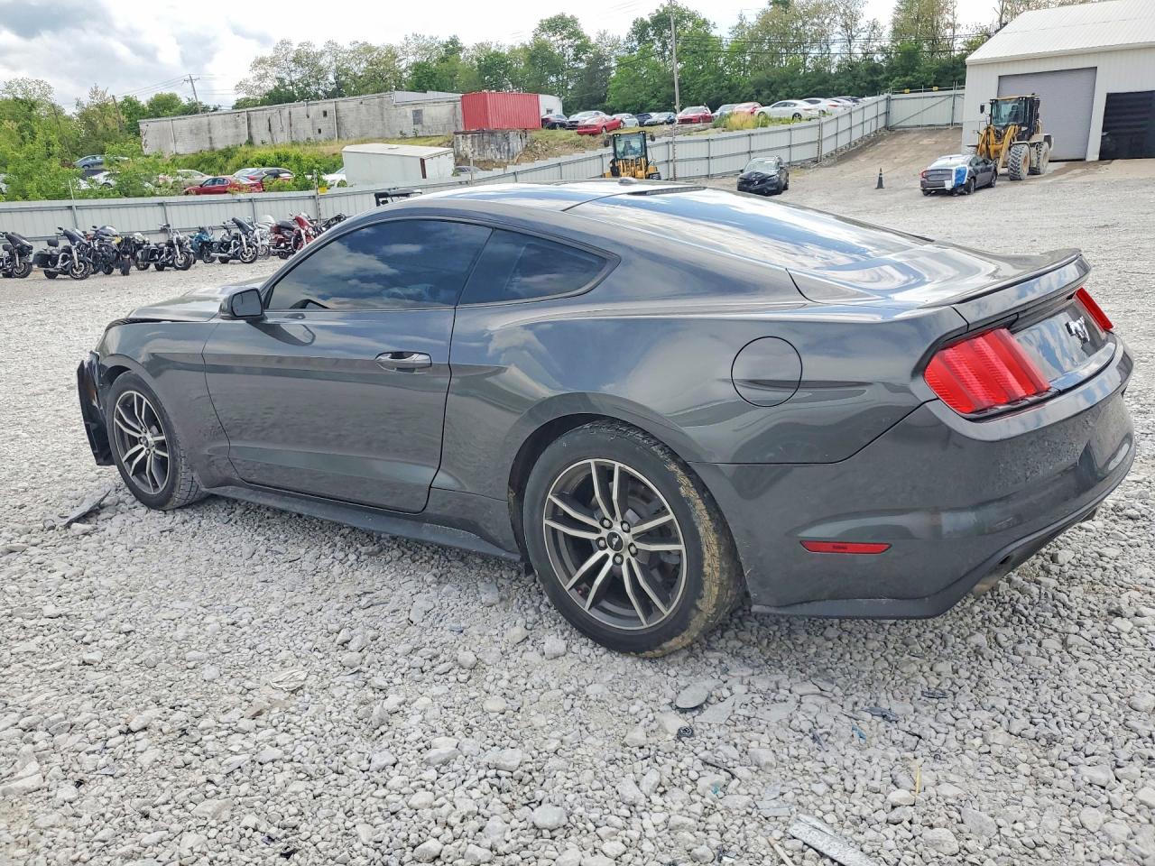 2017 FORD MUSTANG photo 4