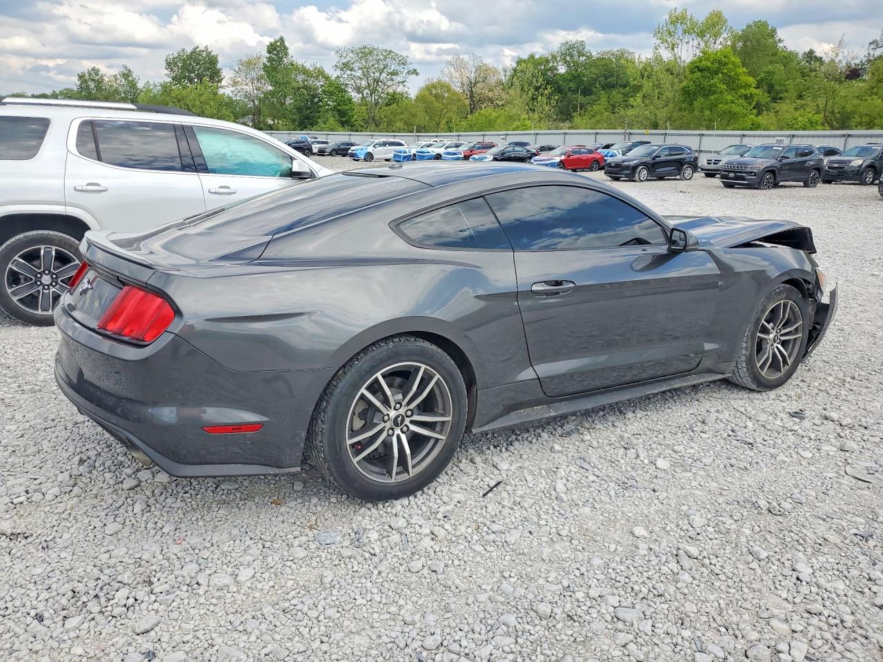 2017 FORD MUSTANG photo 7
