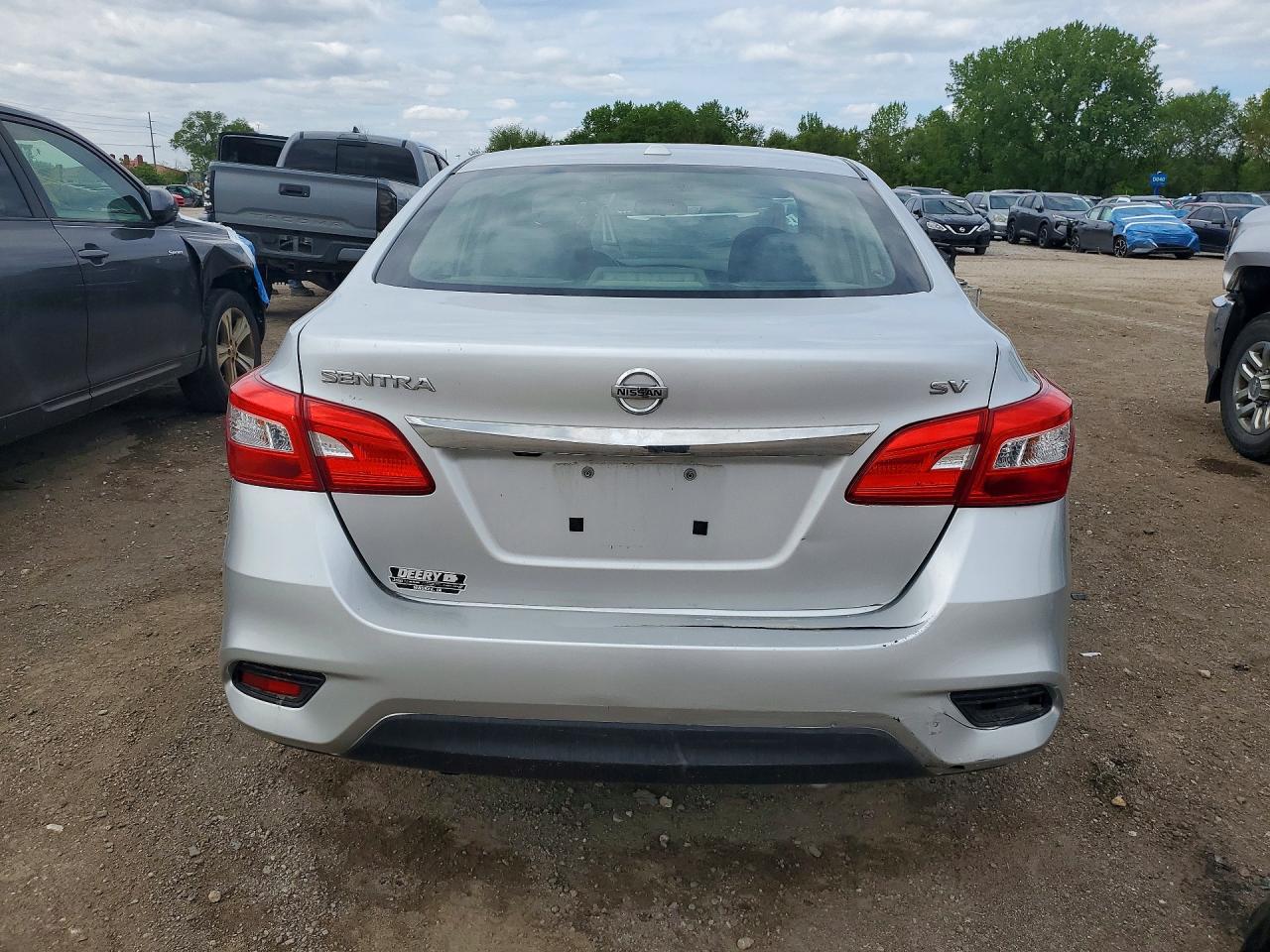2017 NISSAN SENTRA SV photo 6