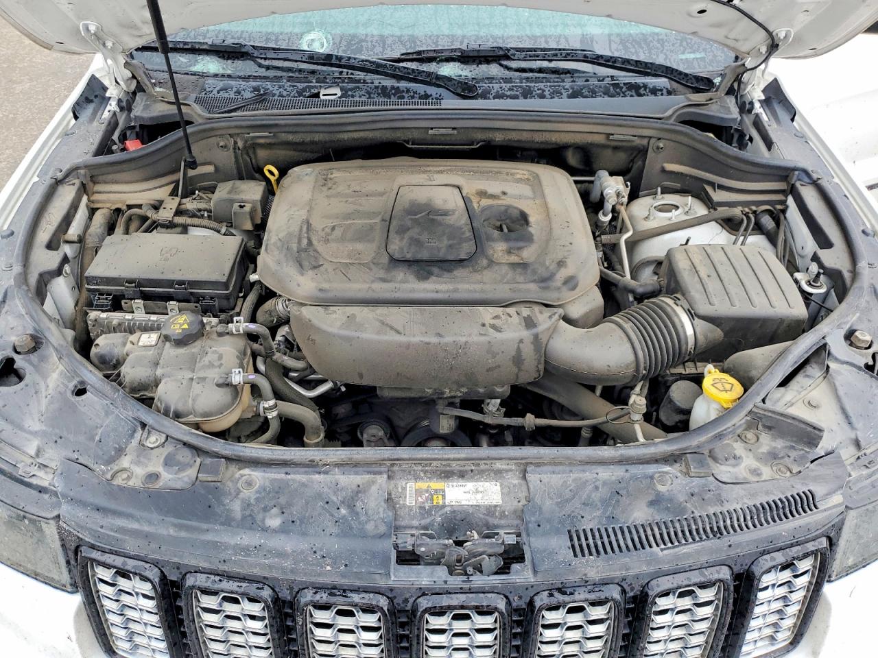 2019 JEEP GRAND CHEROKEE LAREDO photo 34