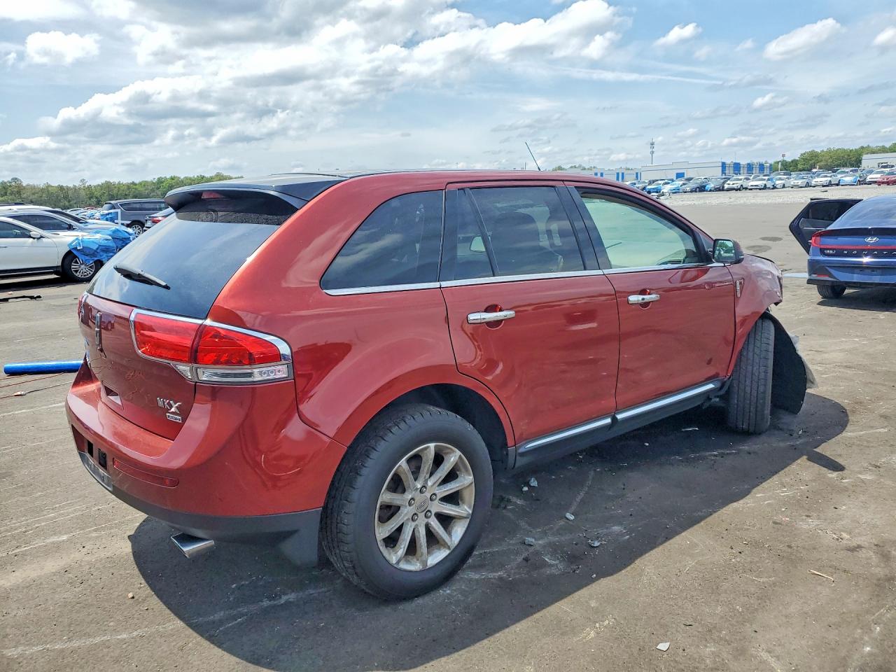 2015 LINCOLN TOWNHOUSE MKX photo 3
