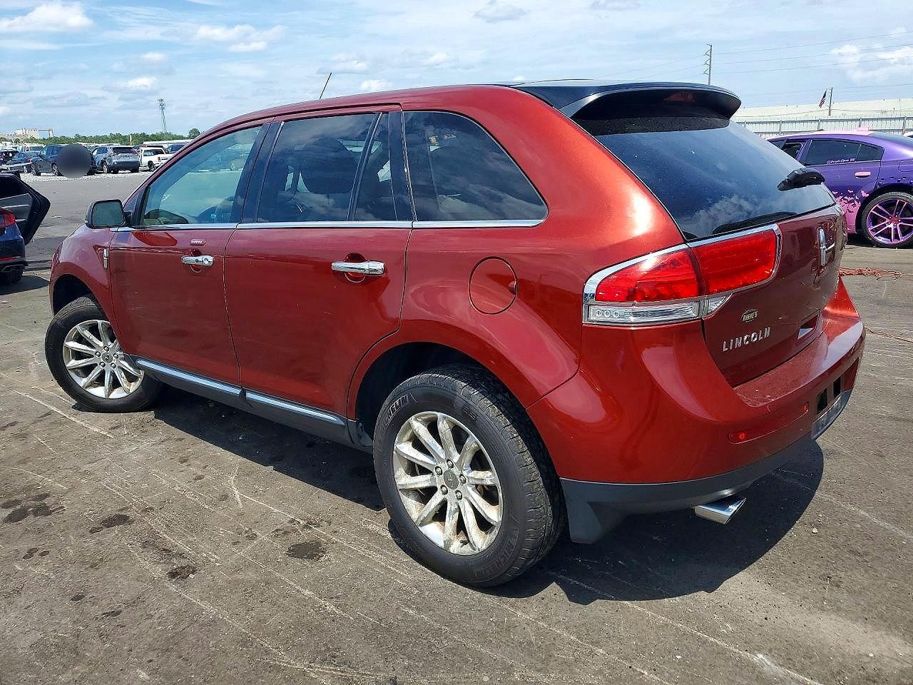 2015 LINCOLN TOWNHOUSE MKX photo 2