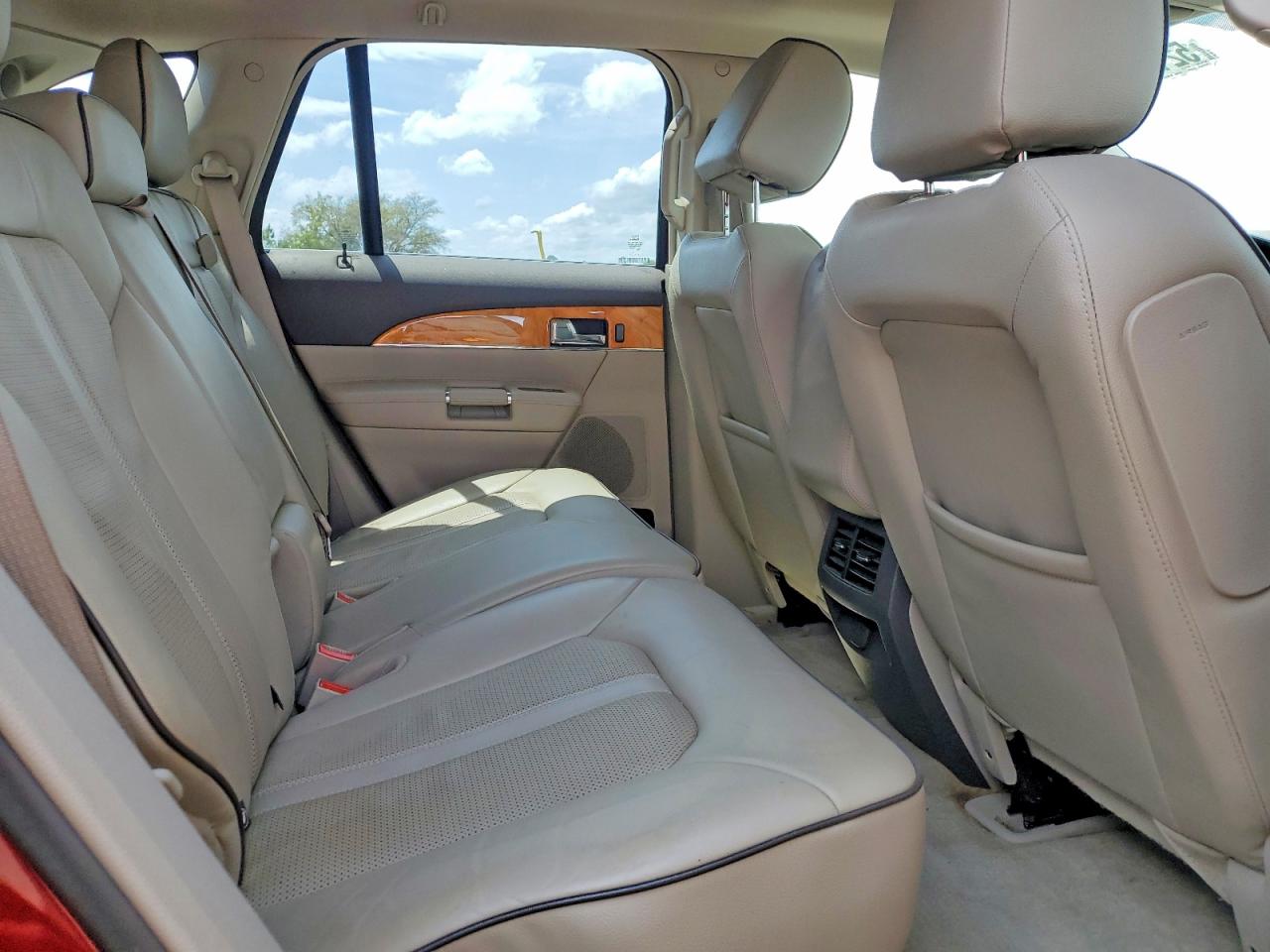 2015 LINCOLN TOWNHOUSE MKX photo 11