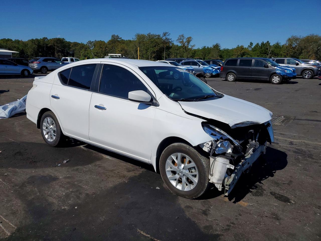 2018 NISSAN VERSA SV photo 10
