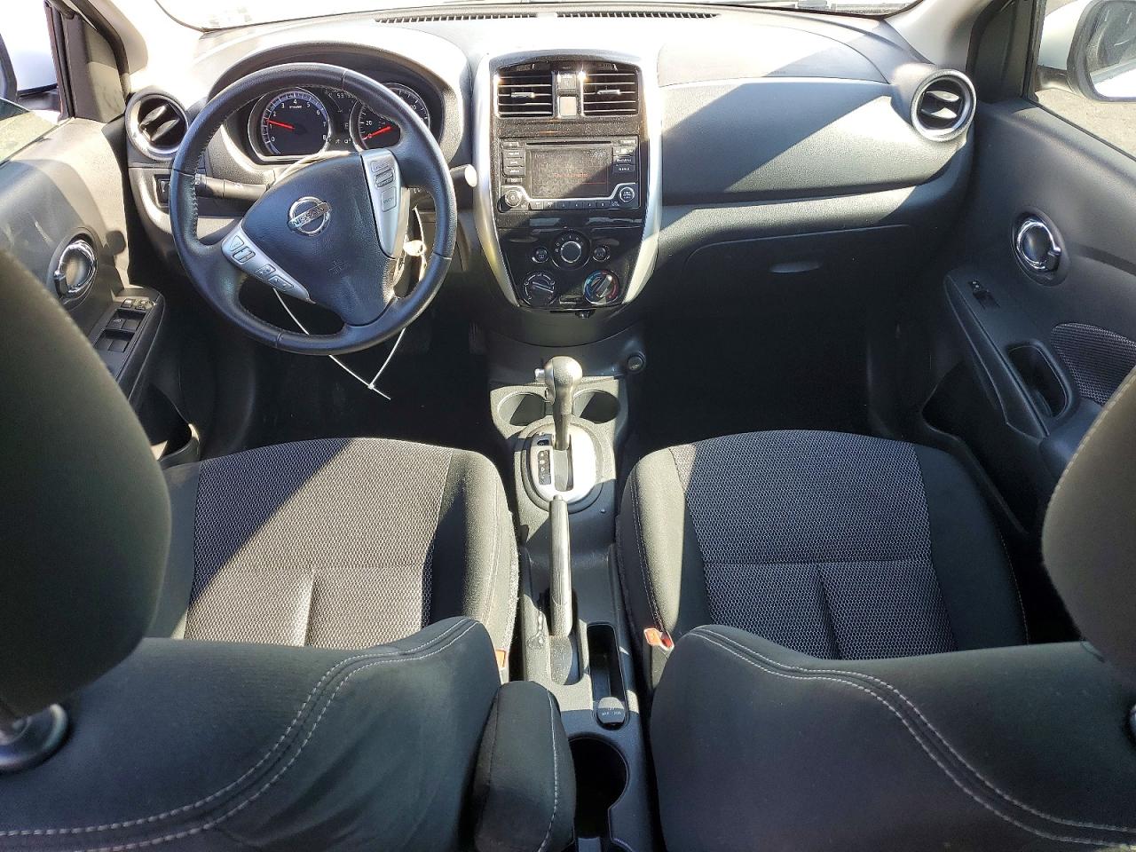 2018 NISSAN VERSA SV photo 22