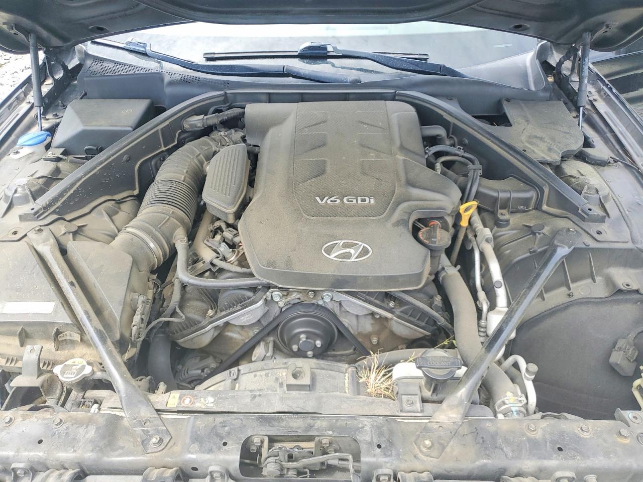 2015 HYUNDAI GENESIS 3.8L photo 31