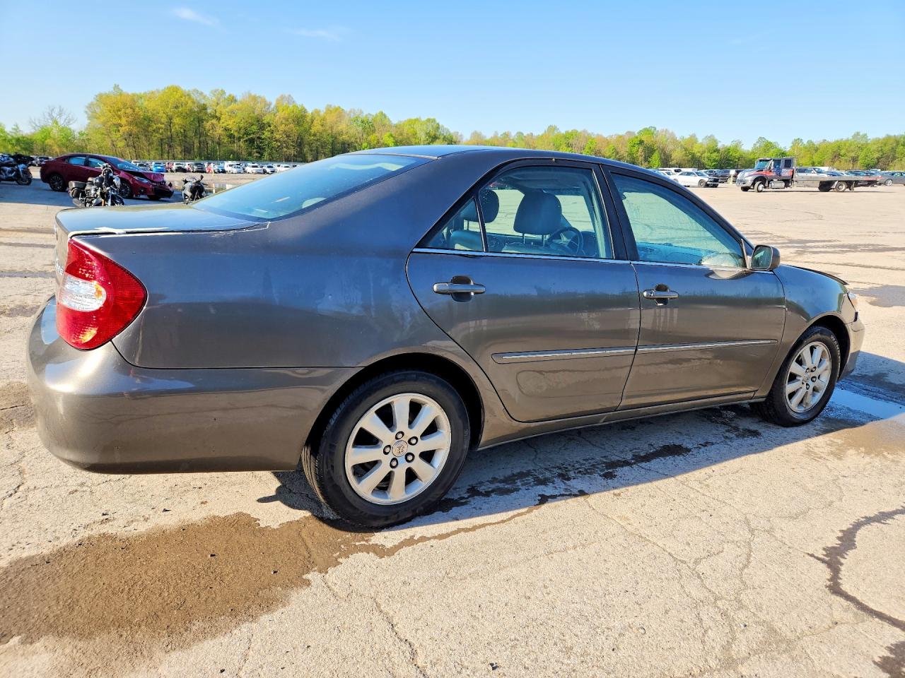 2004 TOYOTA CAMRY XLE photo 5