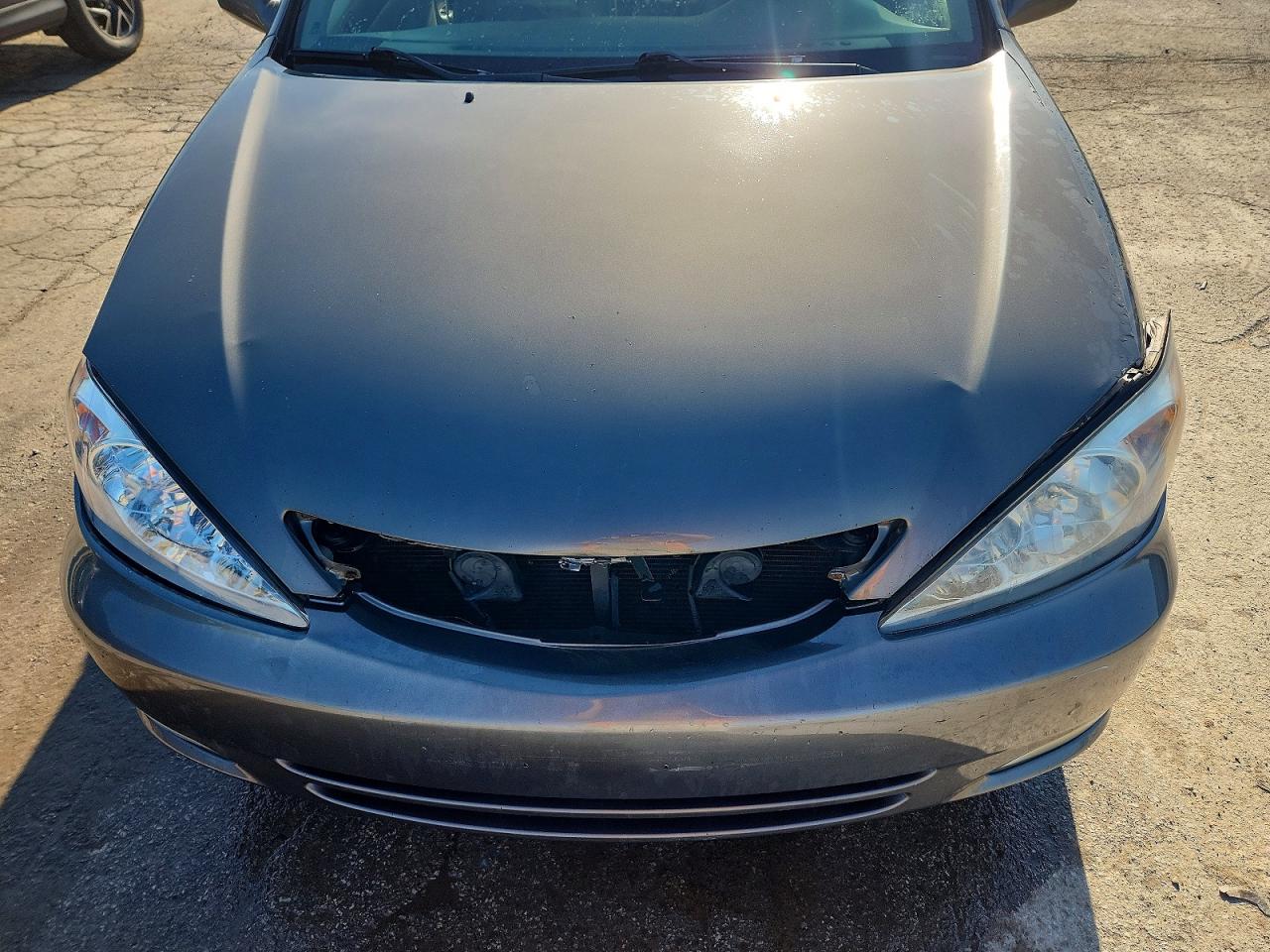 2004 TOYOTA CAMRY XLE photo 21